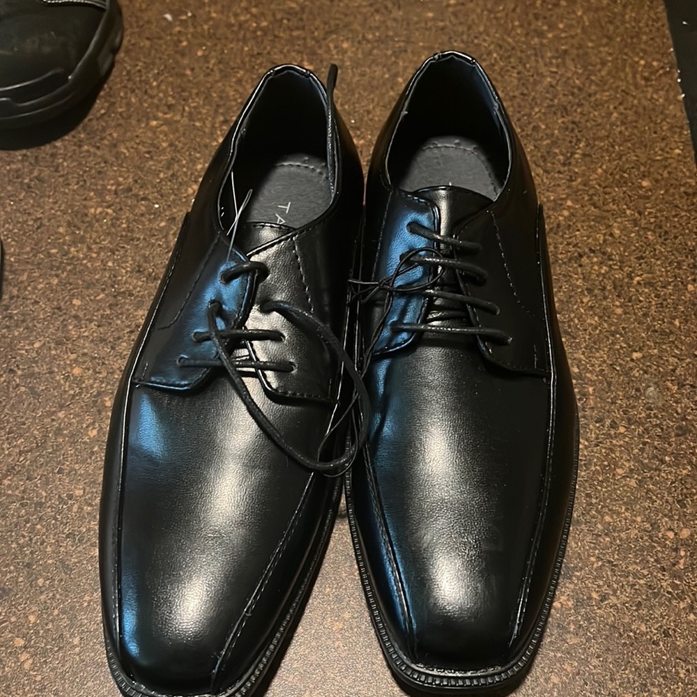 Never worn tahari dress shoes. Boys Size 5